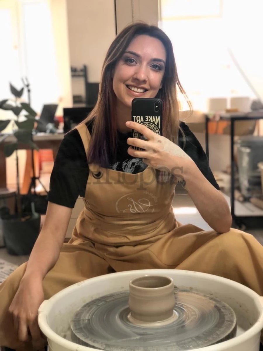 Best Aprons for Art Studios, Ceramics, and Pottery: A Guide to Finding Your Perfect Fit
