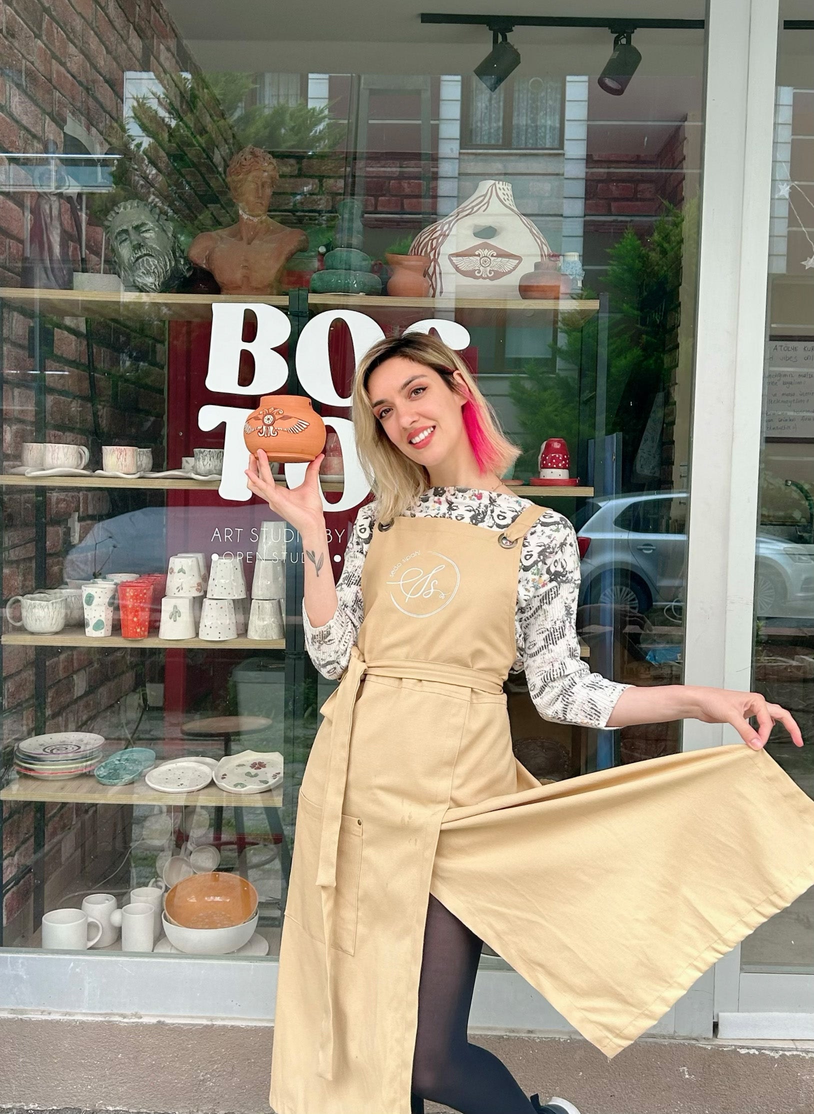 adjustable apron for potters and sculptors