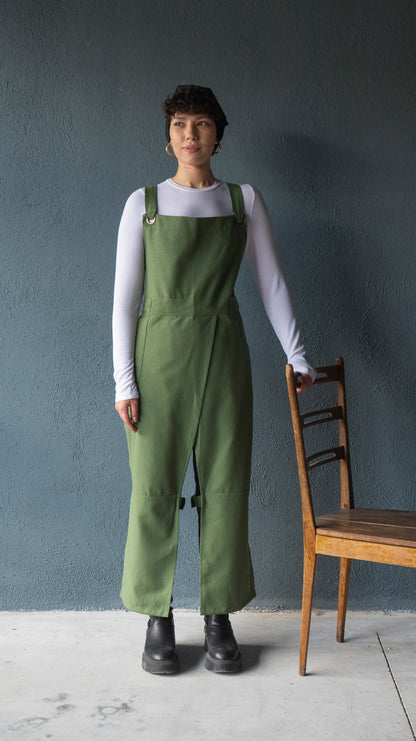 full-length apron with leg coverage